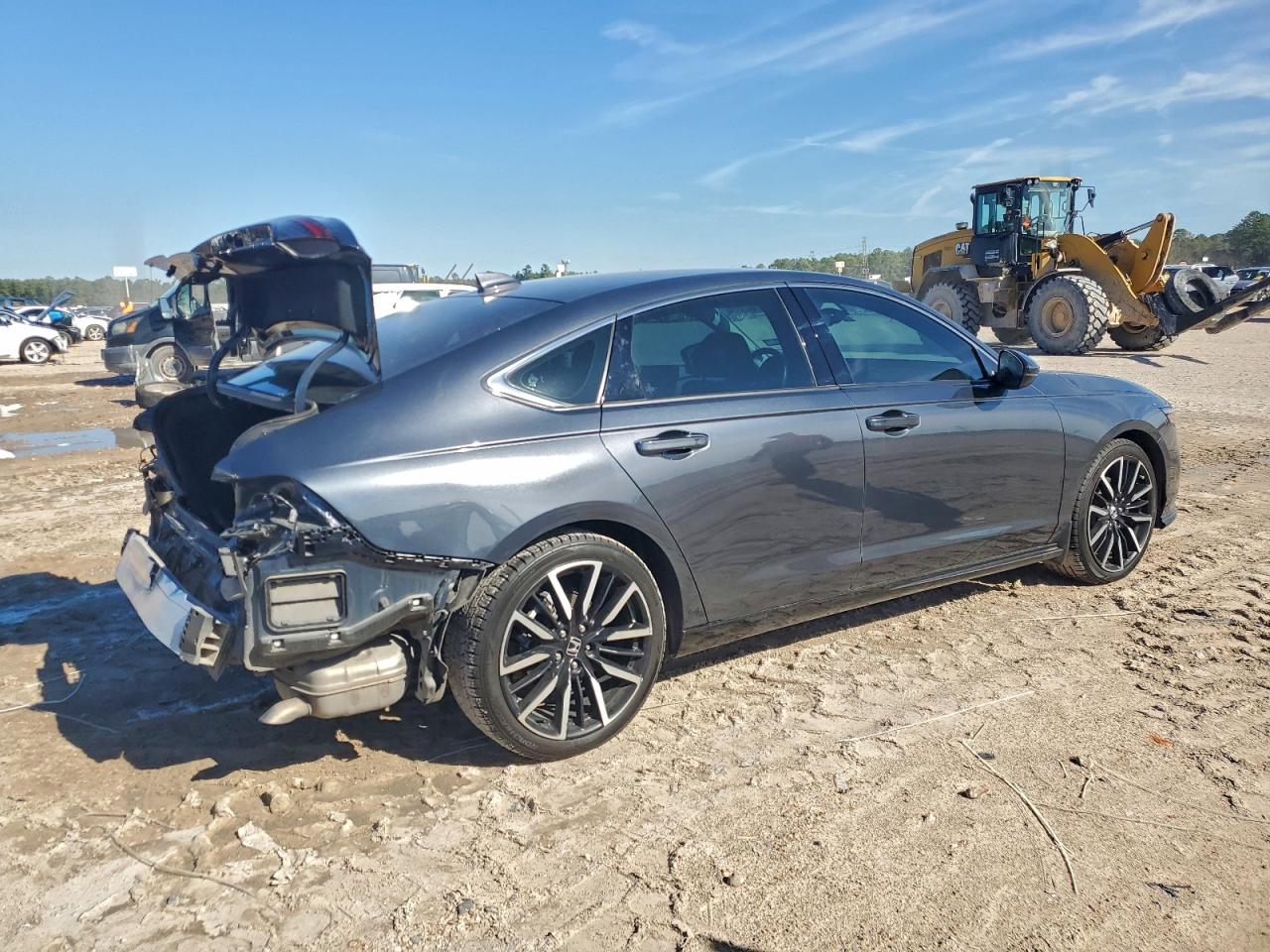 Honda Accord Touring Hybrid Image 2