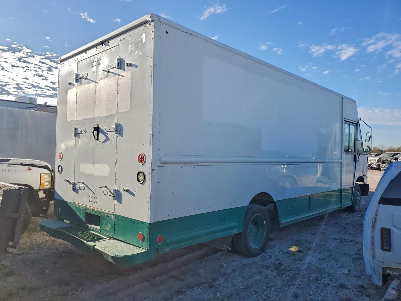 Freightliner Mt45 M Line Walk-in Van Image 3