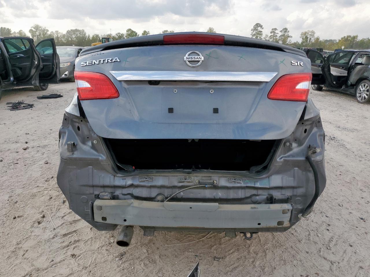 Nissan Sentra S Image 6