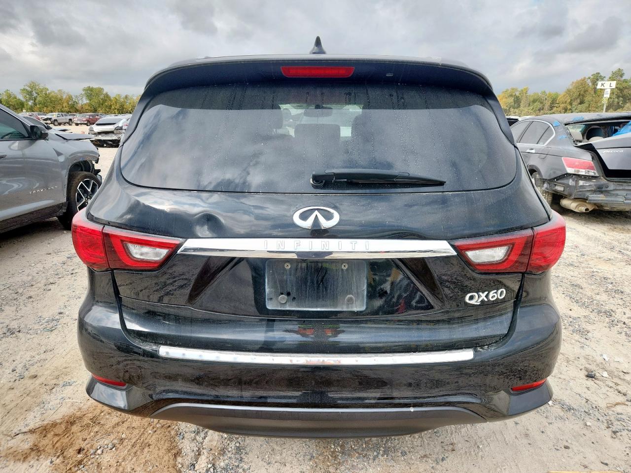 INFINITI Qx Luxe Image 2