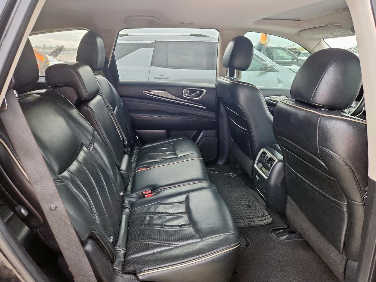 INFINITI Qx Luxe Image 12