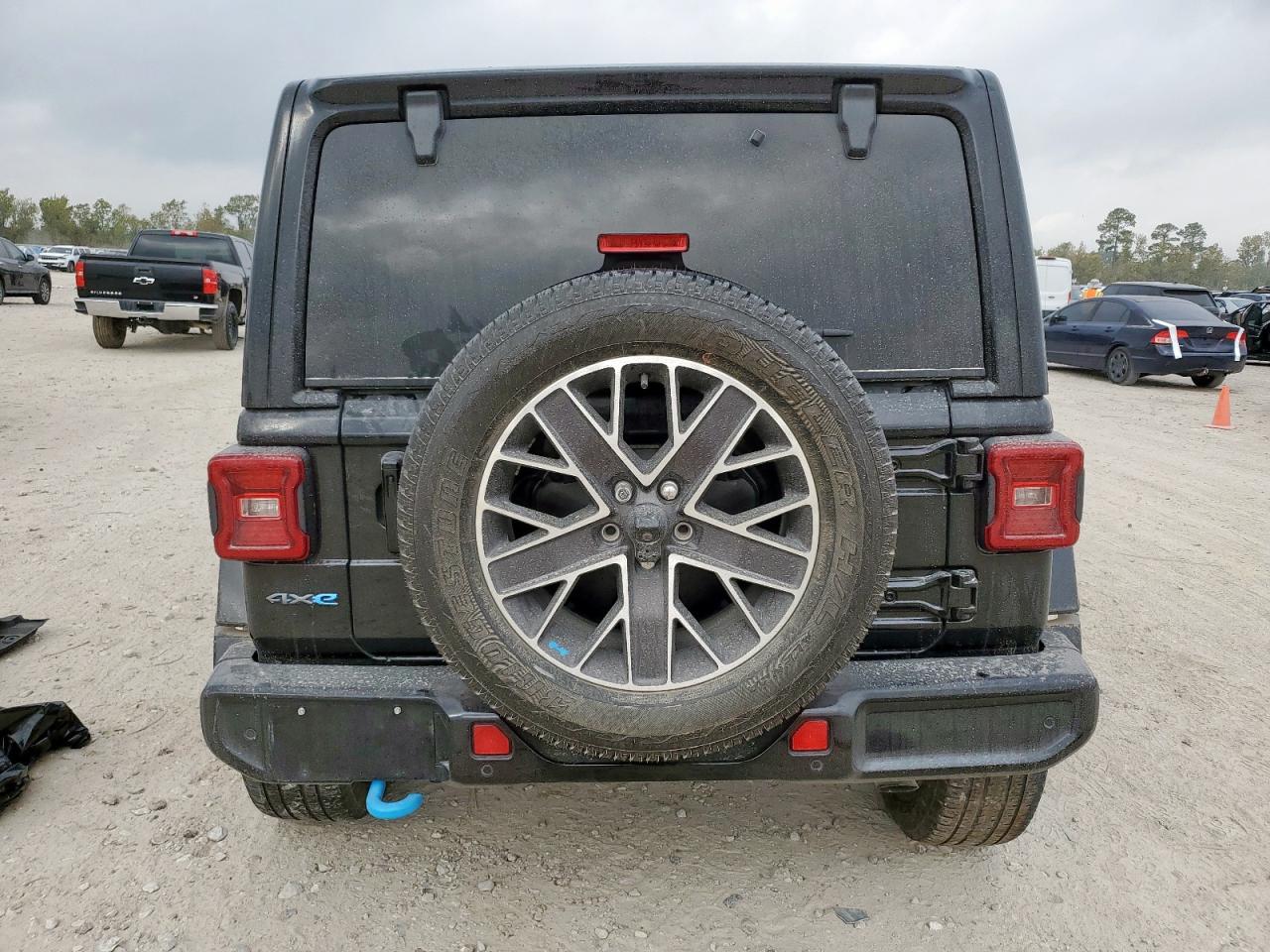 Jeep Wrangler Sahara 4xe Image 7