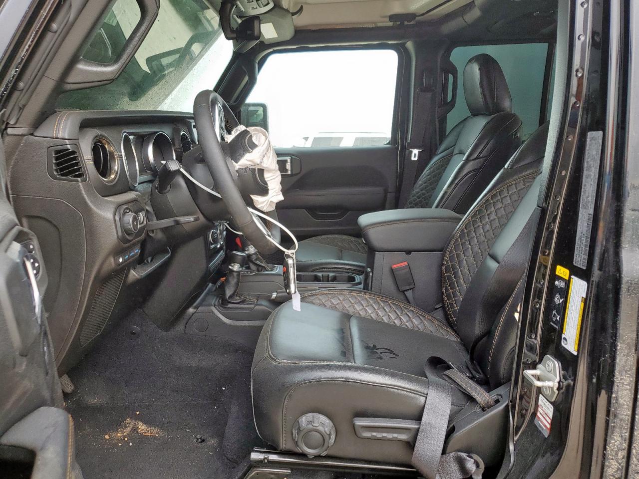 Jeep Wrangler Sahara 4xe Image 5