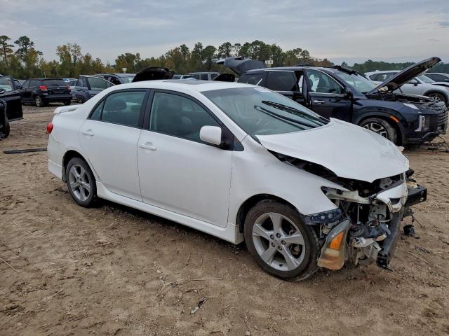 Toyota Corolla Base Image 2