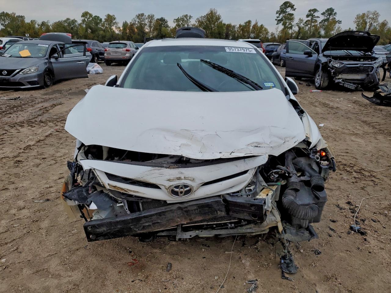 Toyota Corolla Base Image 12