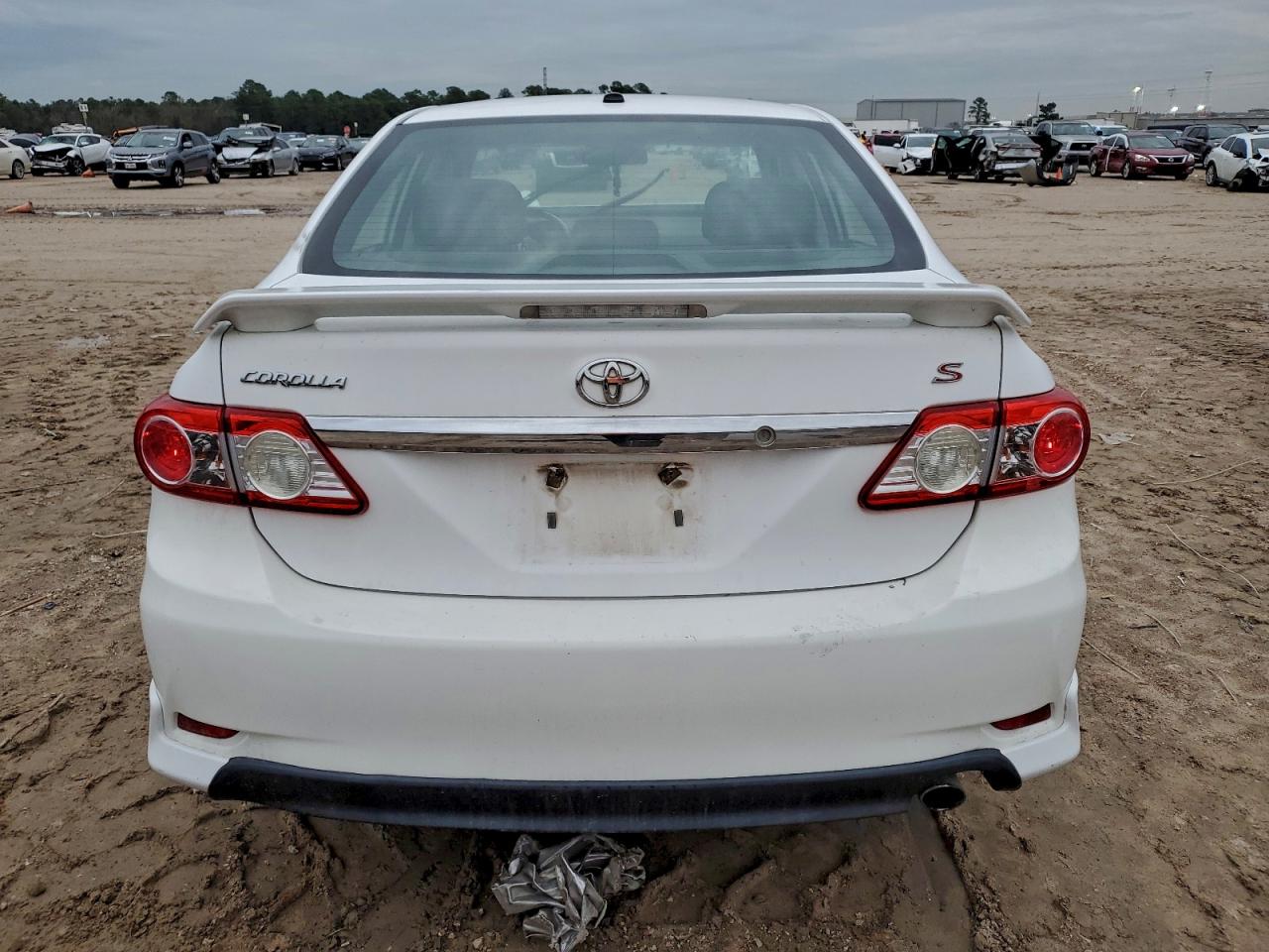 Toyota Corolla Base Image 3