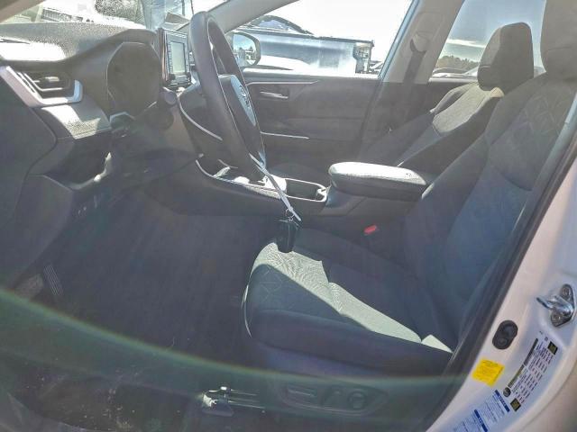 Toyota RAV4 Xle Image 9