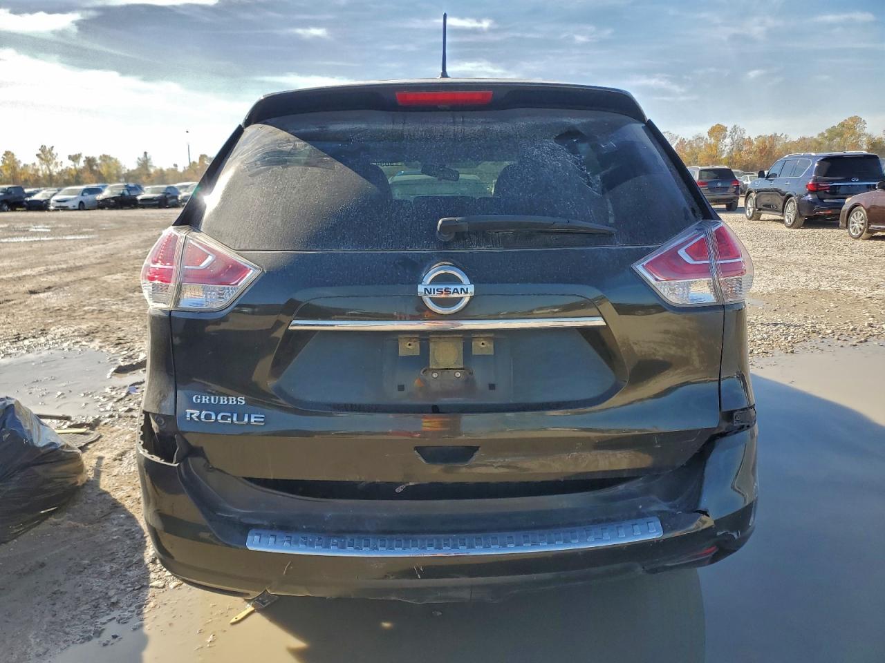 Nissan Rogue S Image 2