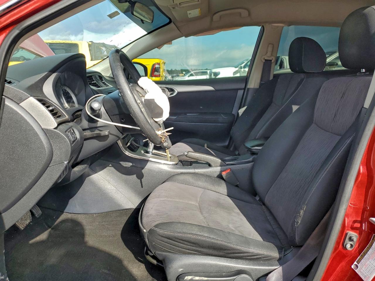 Nissan Sentra S Image 10