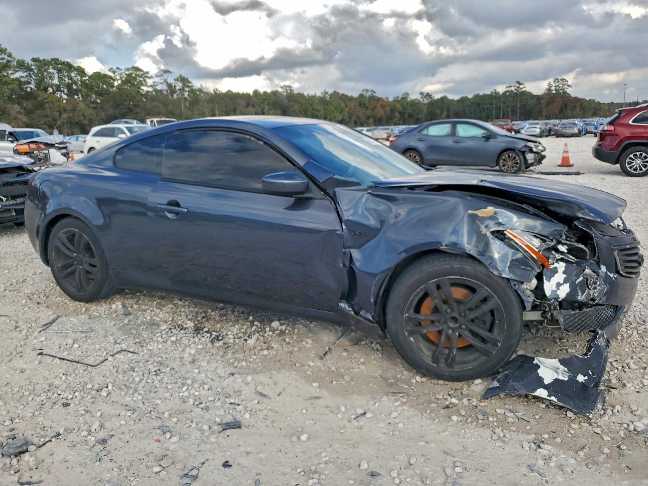 INFINITI G37 Base Image 12