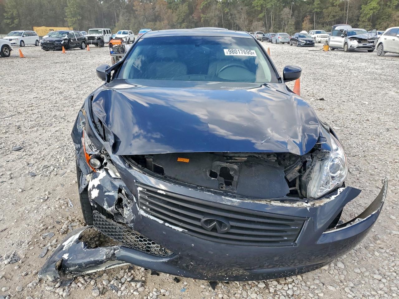 INFINITI G37 Base Image 2