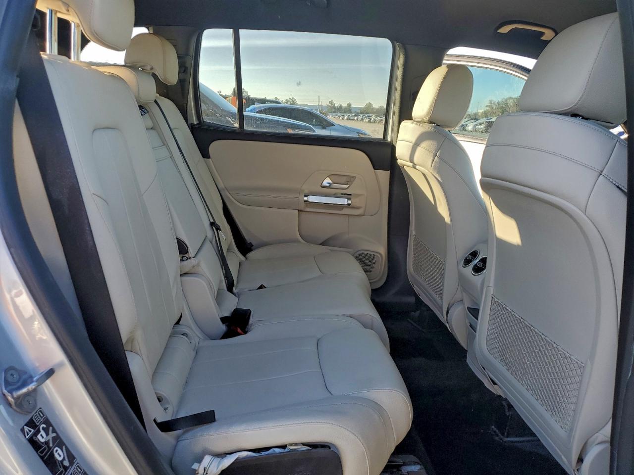 Mercedes-Benz GLB 250 4matic Image 9