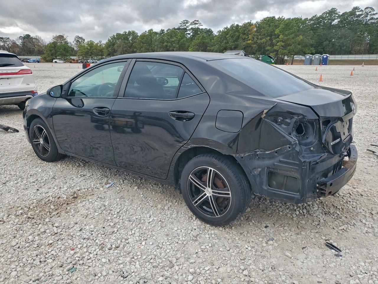 Toyota Corolla L Image 4