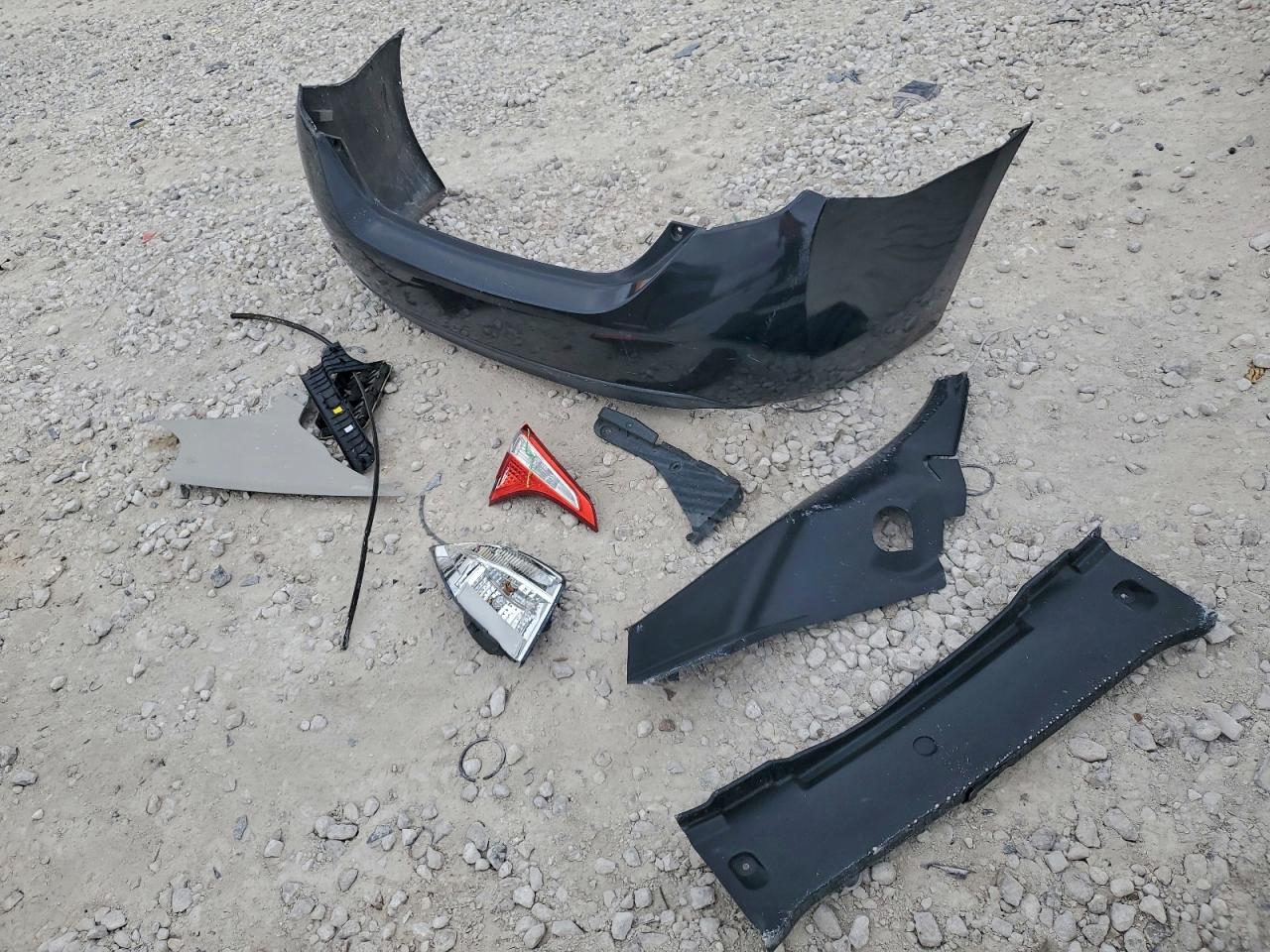 Toyota Corolla L Image 10