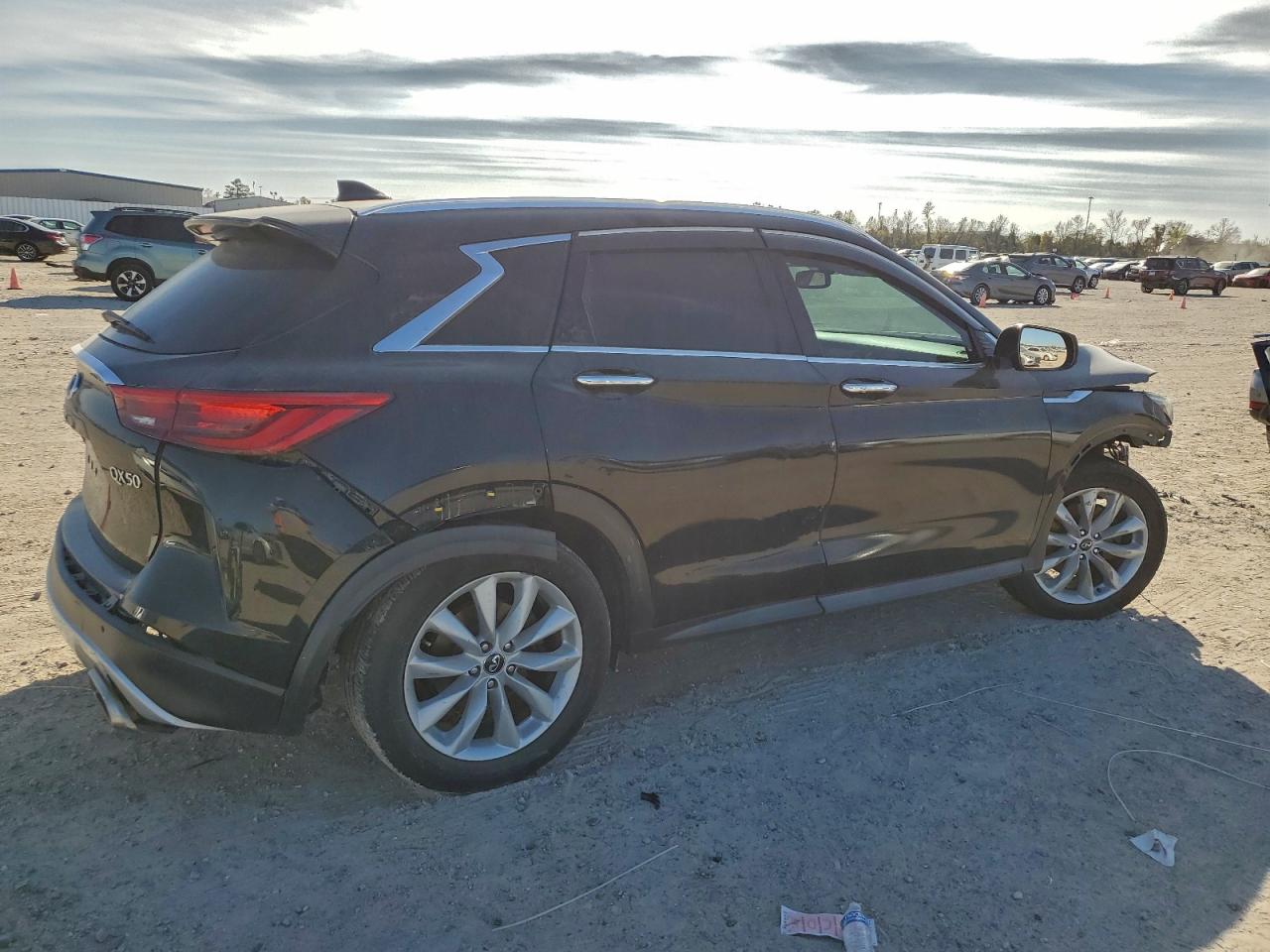 INFINITI Qx Essential Image 5