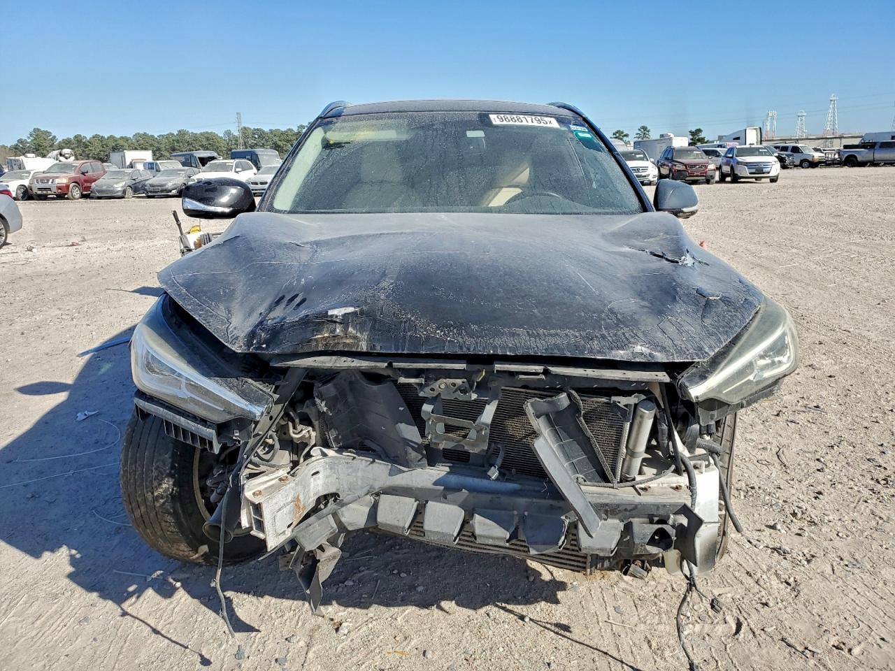 INFINITI Qx Essential Image 10