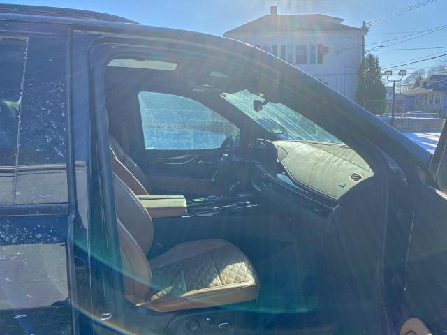 Cadillac Escalade Sport Image 3