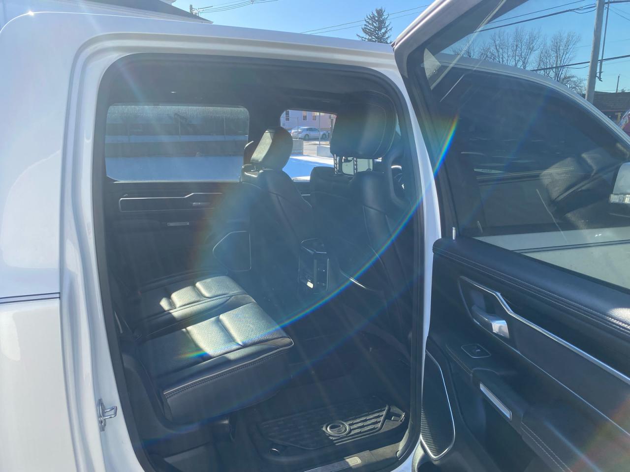 Ram 1500 Laramie Image 6