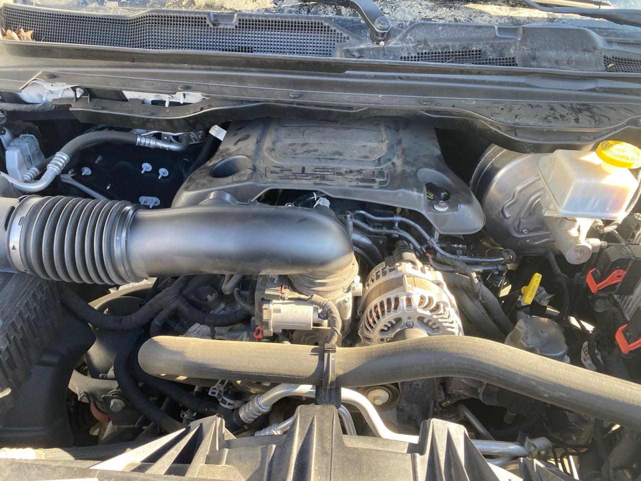 Ram 1500 Laramie Image 8