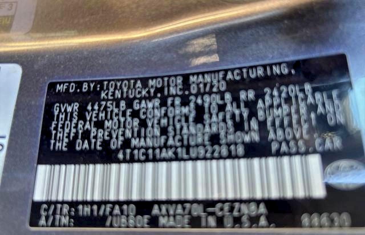 Toyota Camry Le Image 3