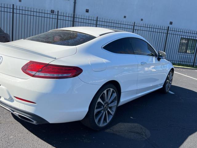 Mercedes-Benz C-Class 300 Image 10