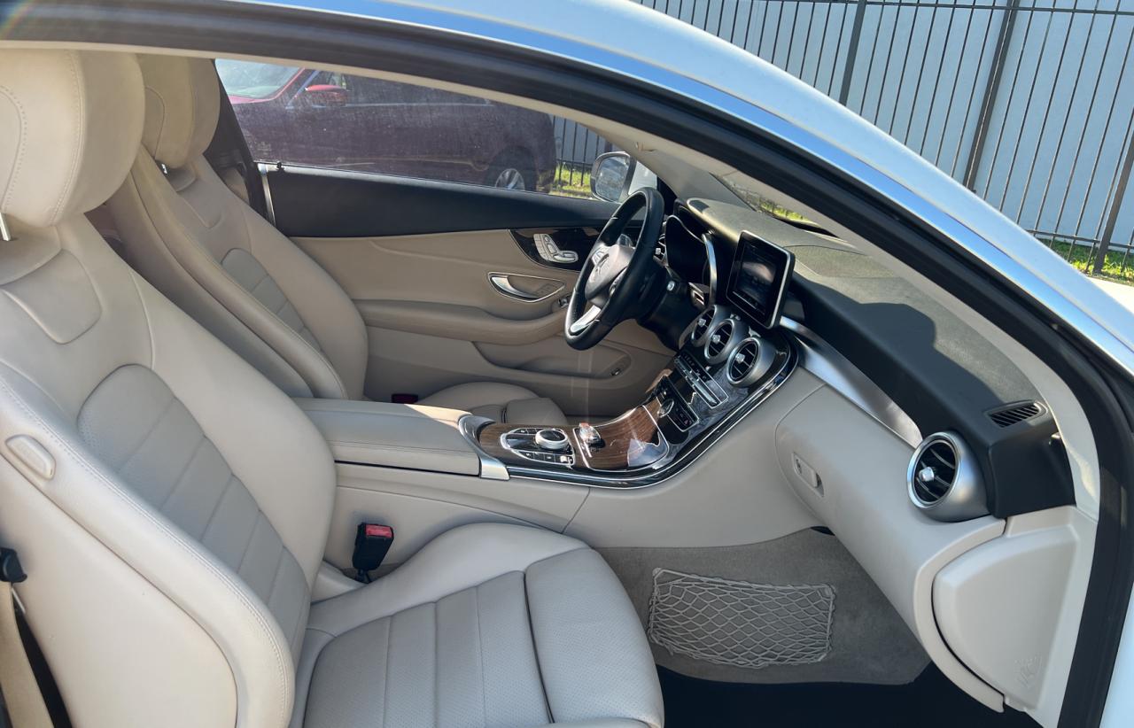 Mercedes-Benz C-Class 300 Image 3