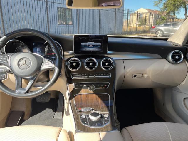 Mercedes-Benz C-Class 300 Image 6