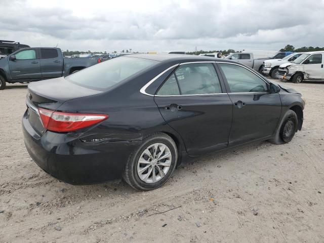 Toyota Camry Le Image 4