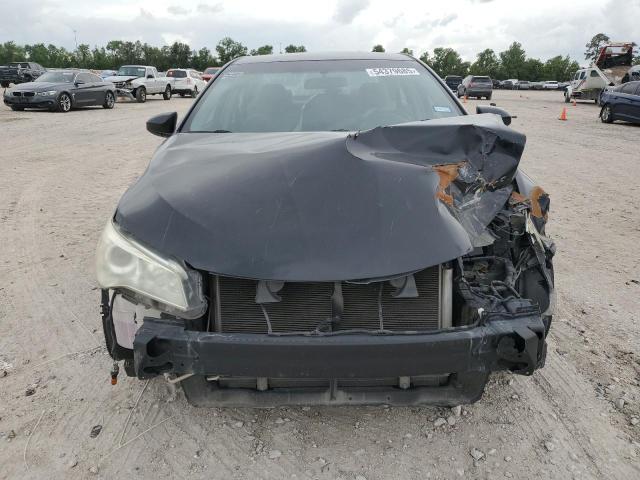 Toyota Camry Le Image 12