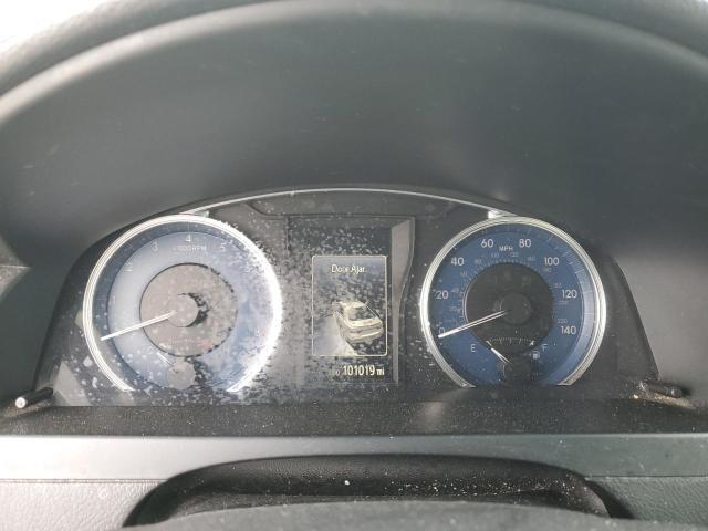 Toyota Camry Le Image 7