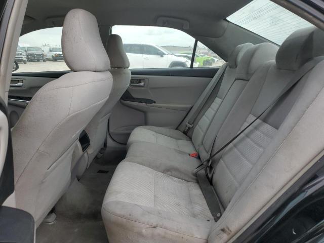 Toyota Camry Le Image 6