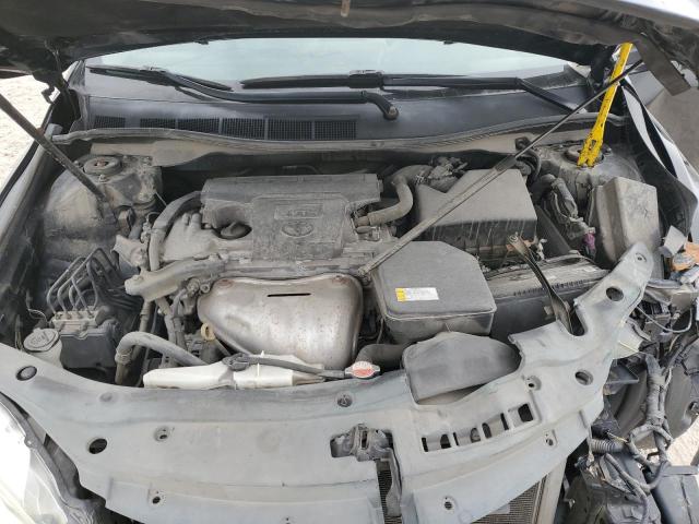 Toyota Camry Le Image 9