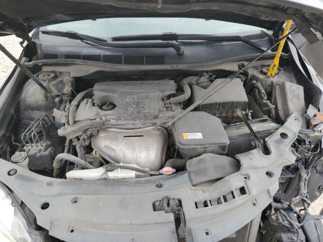 Toyota Camry Le Image 9