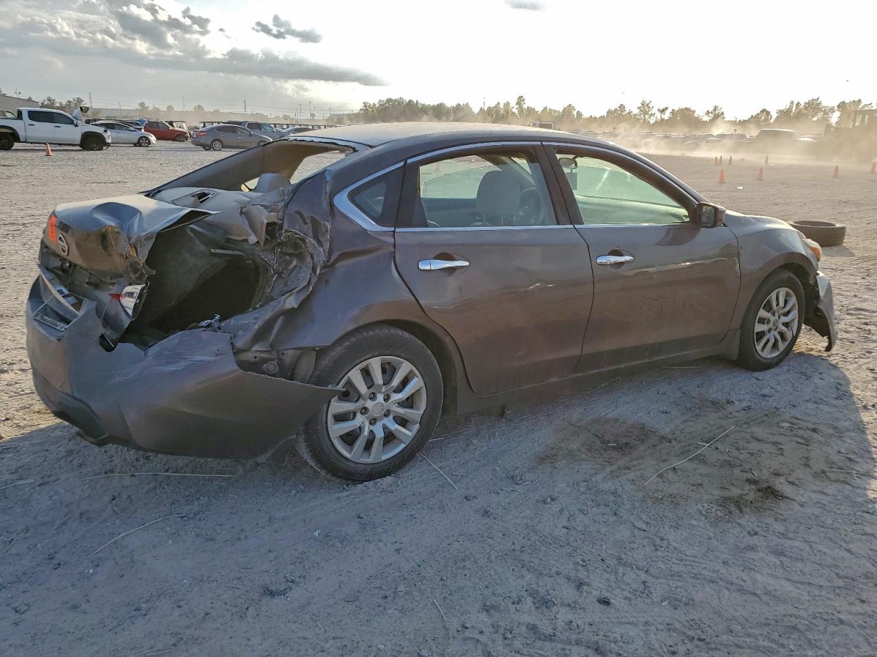 Nissan Altima 2.5 Image 12