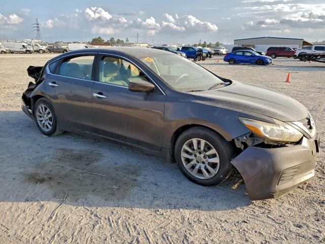 Nissan Altima 2.5 Image 11