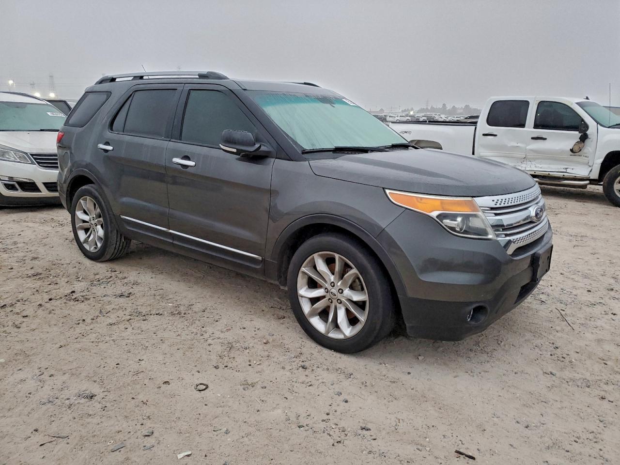 Ford Explorer Xlt Image 4
