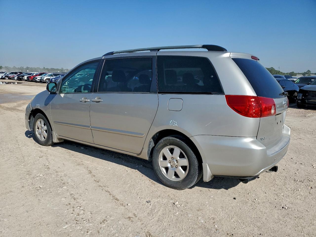 Toyota Sienna Ce Image 4