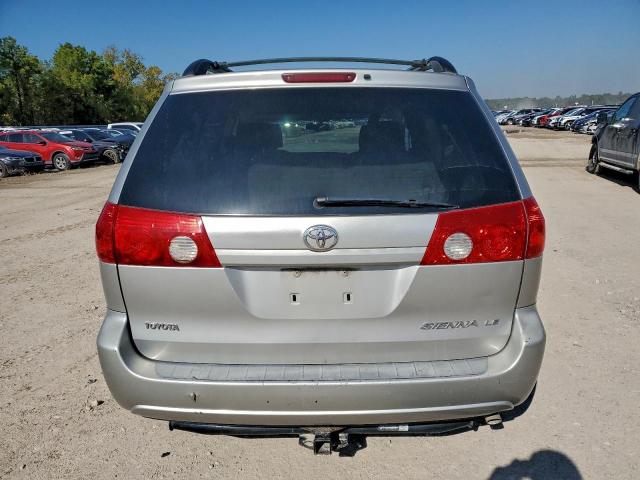 Toyota Sienna Ce Image 3