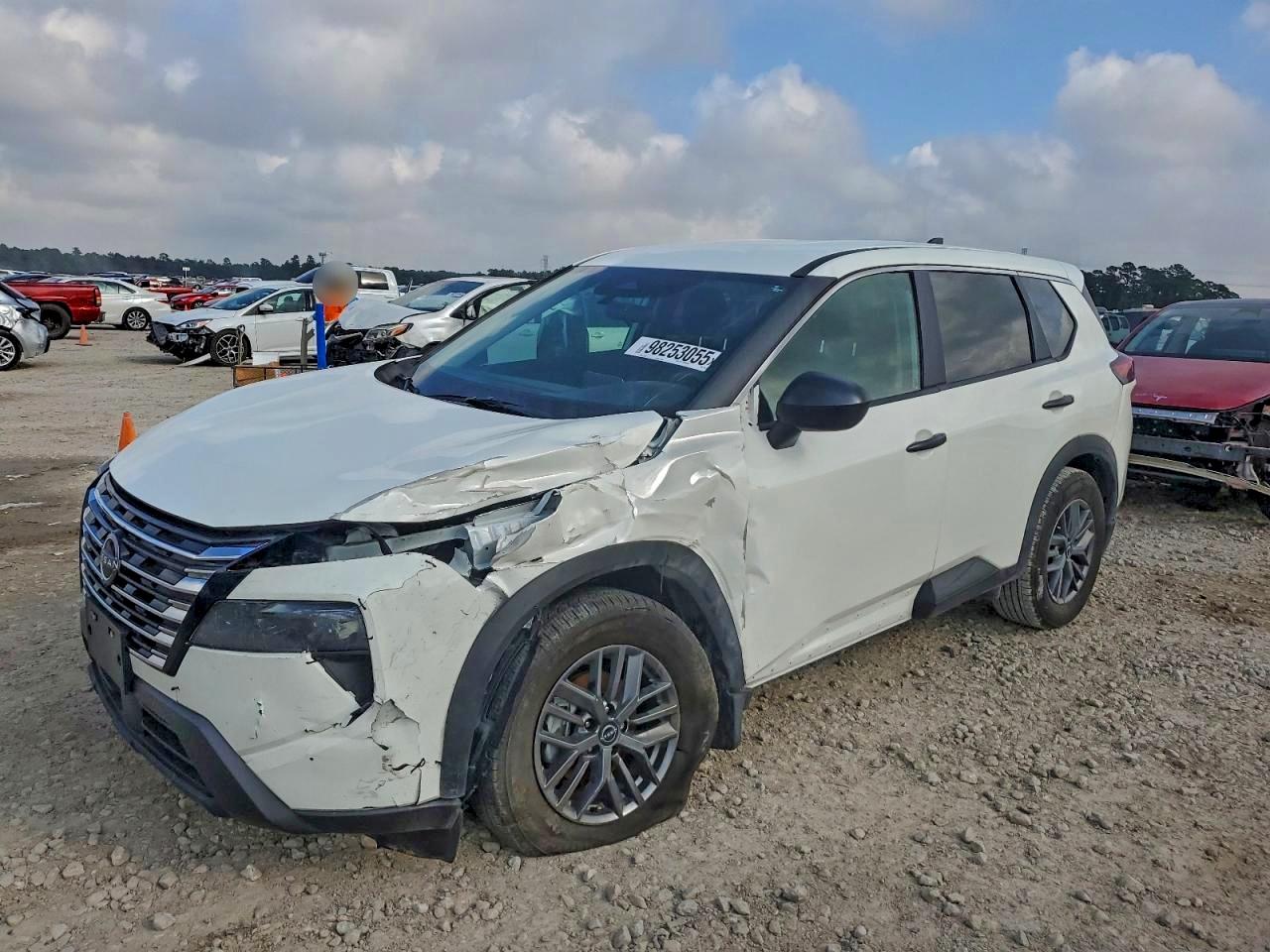 Nissan Rogue S Image 1