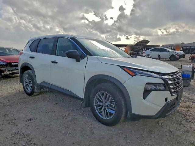 Nissan Rogue S Image 3