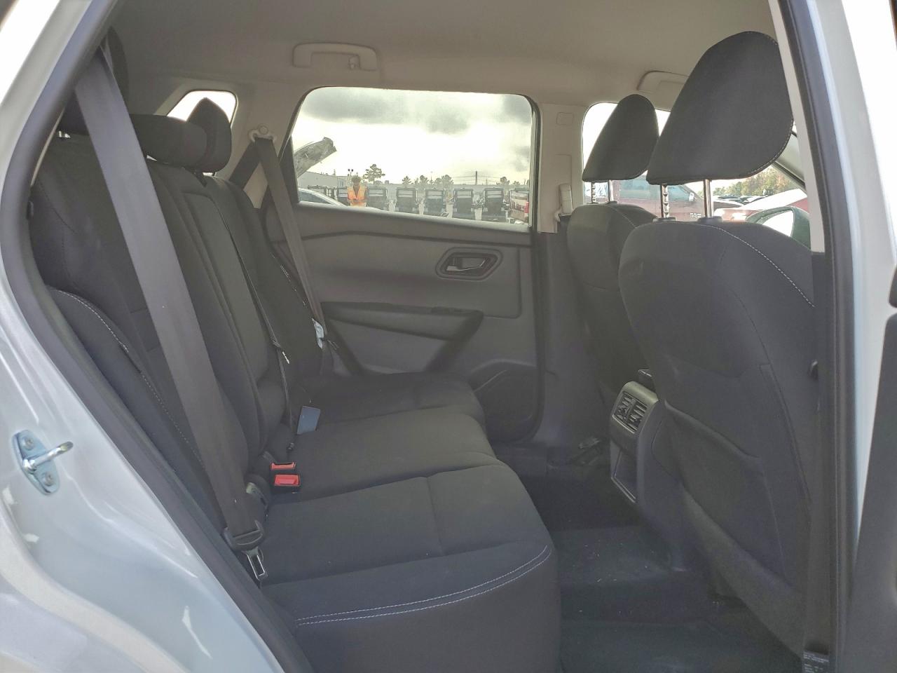 Nissan Rogue S Image 12