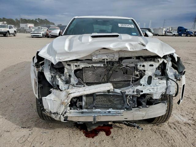 Toyota Tacoma Double Cab Image 5