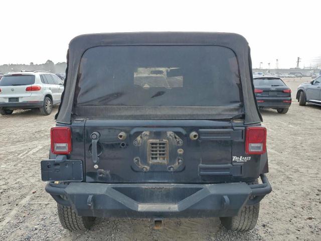Jeep Wrangler Sahara Image 7