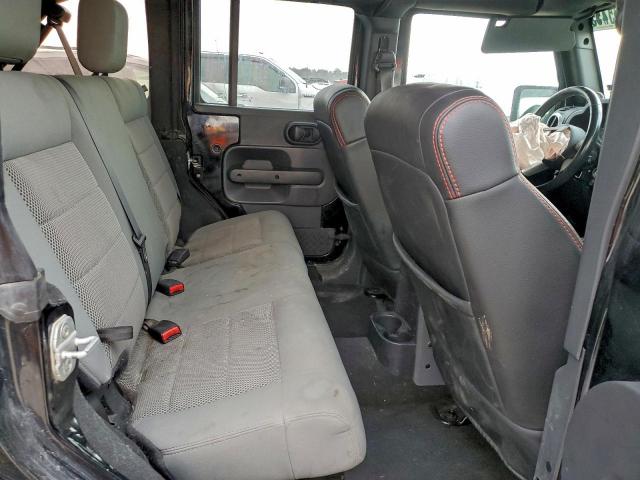 Jeep Wrangler Sahara Image 8