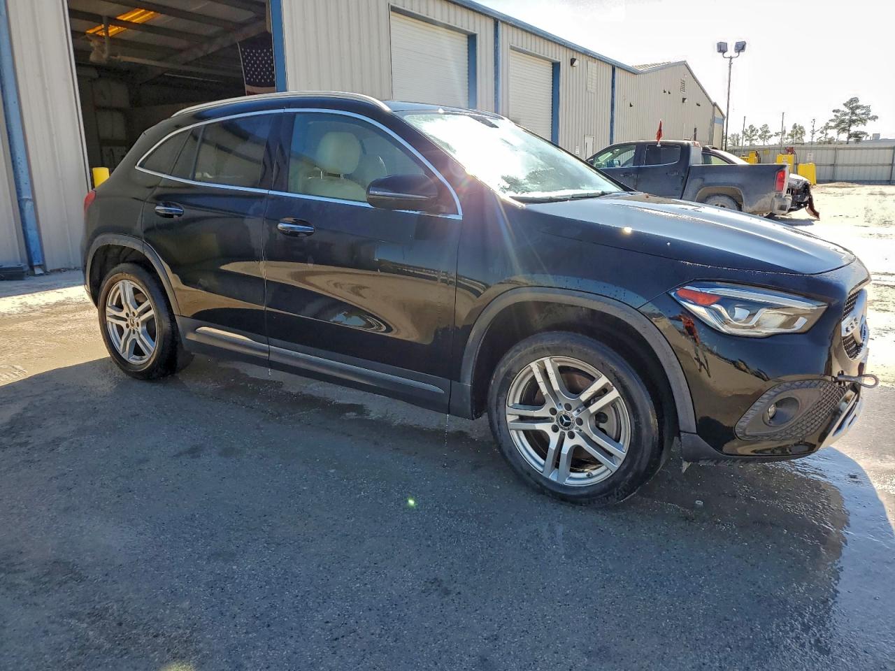 Mercedes-Benz GLA 250 Image 9