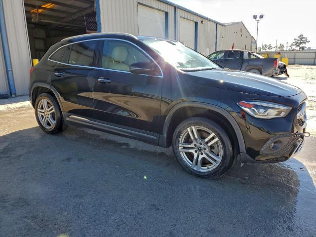 Mercedes-Benz GLA 250 Image 9