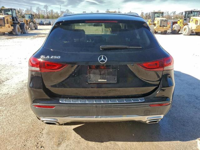 Mercedes-Benz GLA 250 Image 4