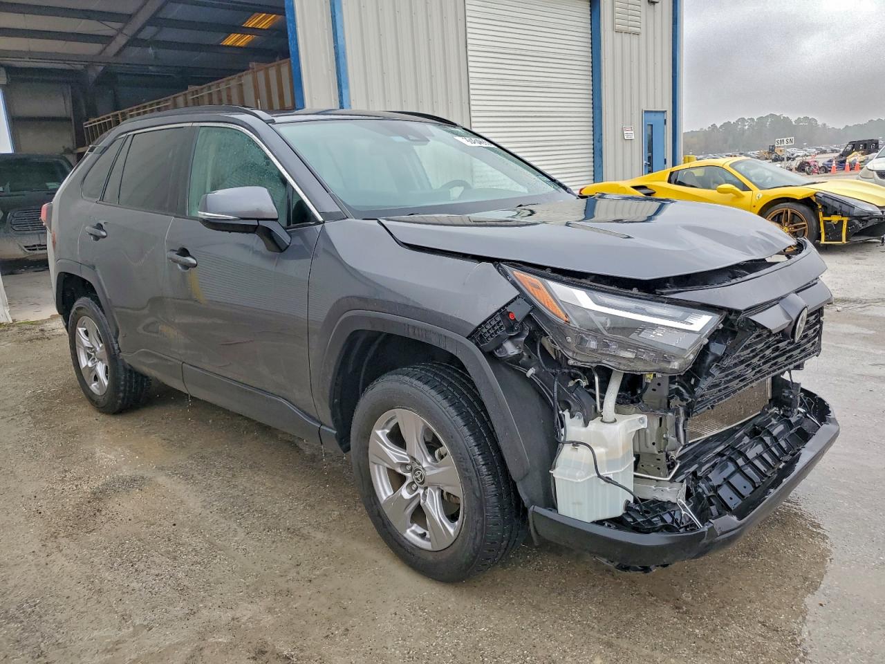 Toyota RAV4 Xle Image 11