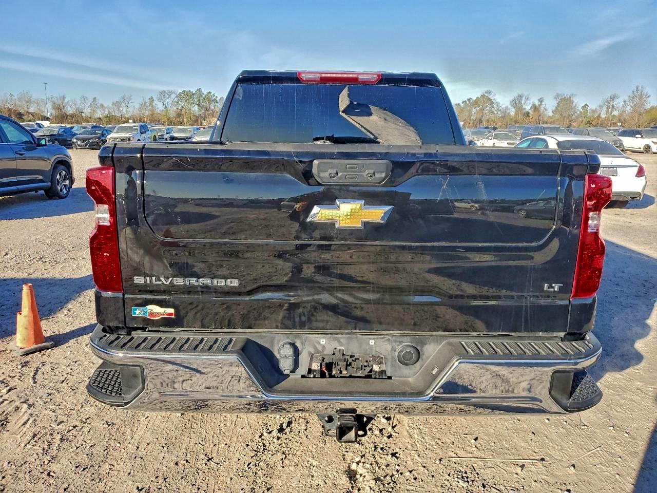 Chevrolet Silverado C1500 Lt Image 9