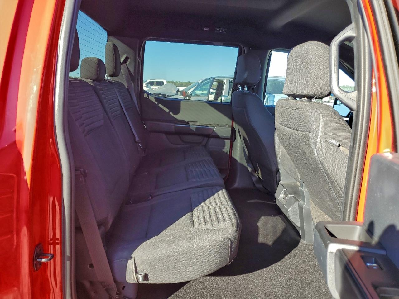 Ford F-150 Supercrew Image 7